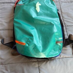 Cotopaxi Allpa Backpack in Green and Black Allpa 35